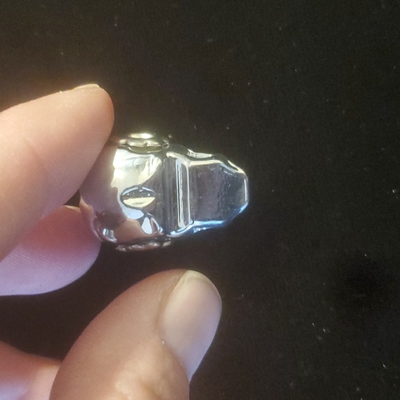 New Silver Titanium Skull Pendant. - Picture 7 of 12